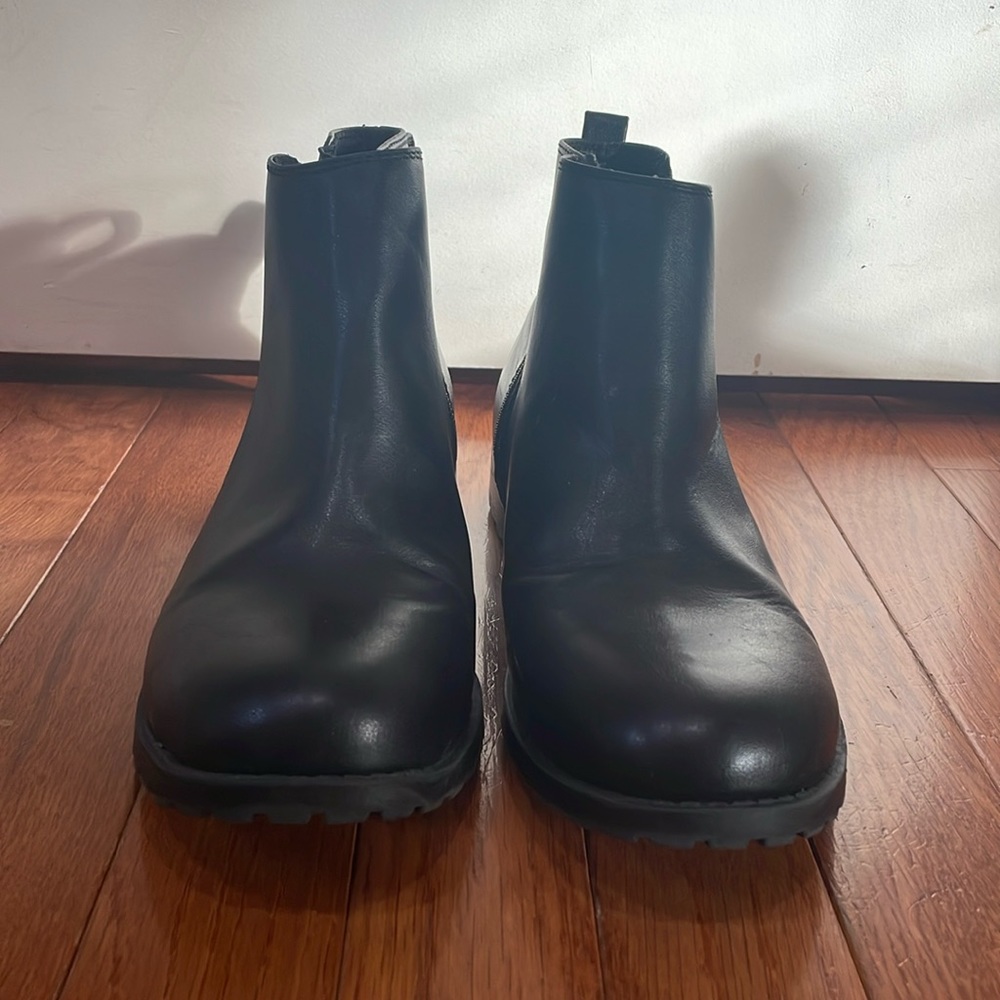 Sonoma Leather Boots | size 8 | used